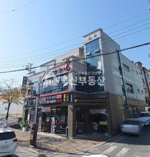 울산 울주군 온산읍 덕신리 덕신상가, 그중에서도 대로변 코너에 위치한 넓은 상가가 나왔습니다! 월세 매물번호 10186 사진 1