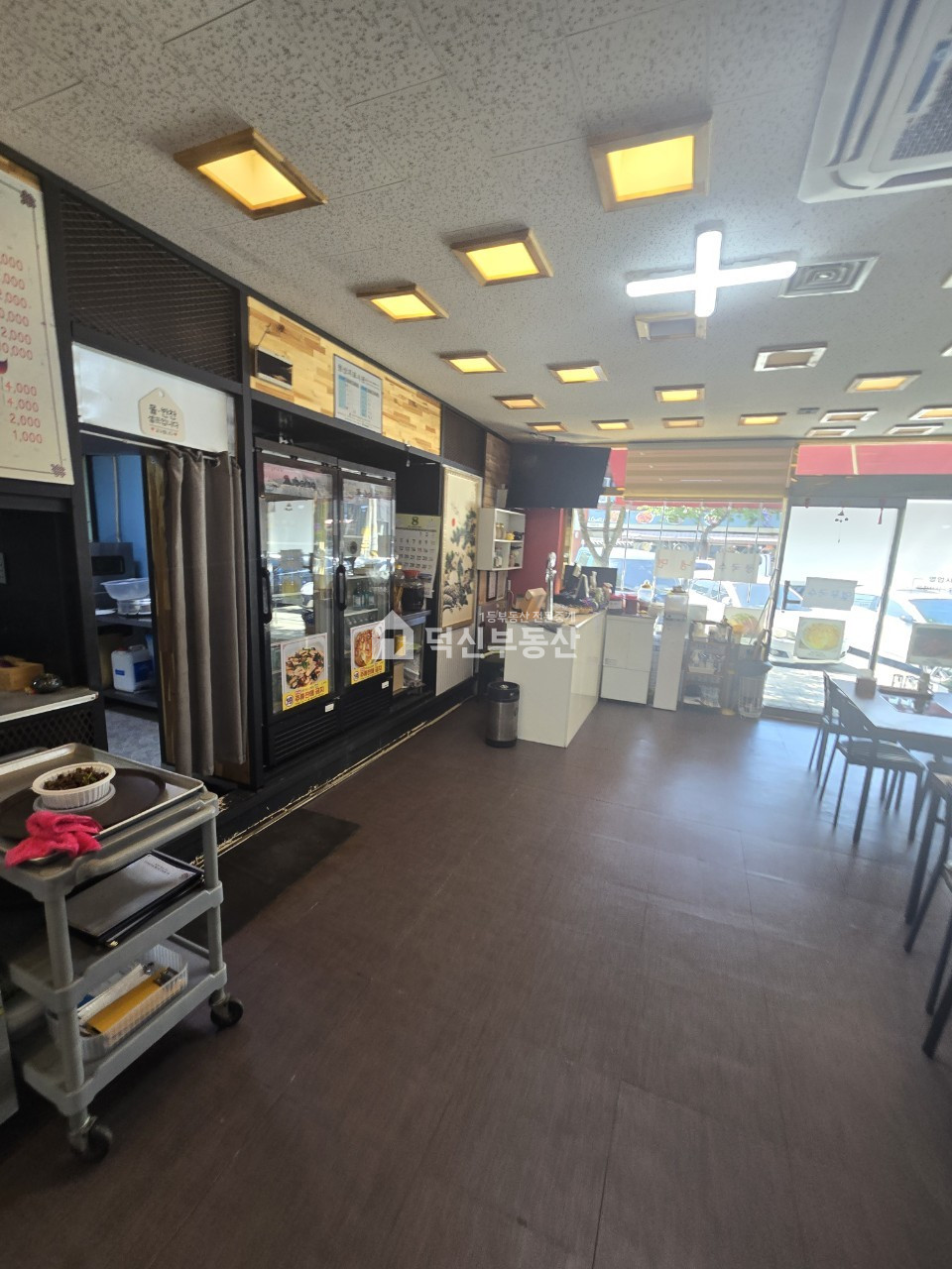 울산 울주군 온산읍 덕신리 메인도로접한1층상가 식당운영중 가시성우수 월세 매물번호 10111 사진 2
